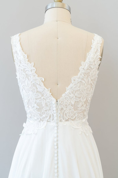Long V-neck Appliques Lace Chiffon A-line Wedding Dress