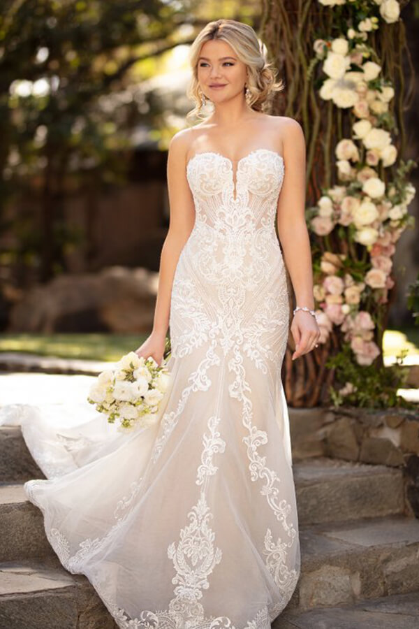 Long Lace Strapless Tulle Chapel Train Mermaid Wedding Dress