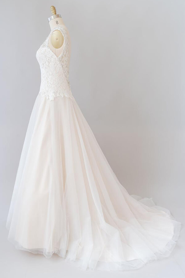 Elegant Open Back Lace Tulle A-line Wedding Dress
