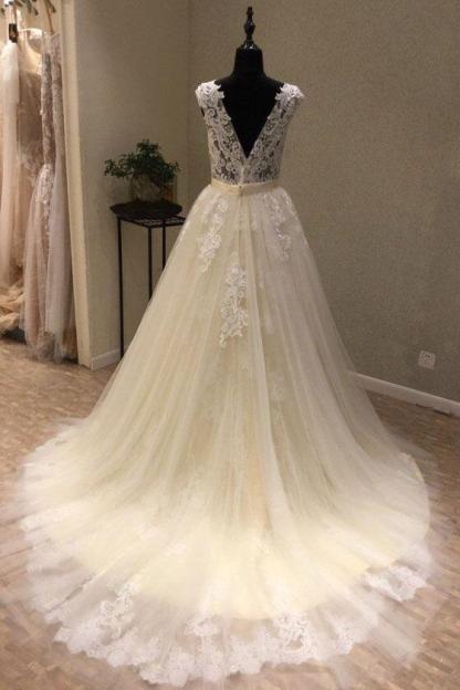 Ivory A-line Tulle Lace V Neck Long Cap Sleeve Wedding Dress