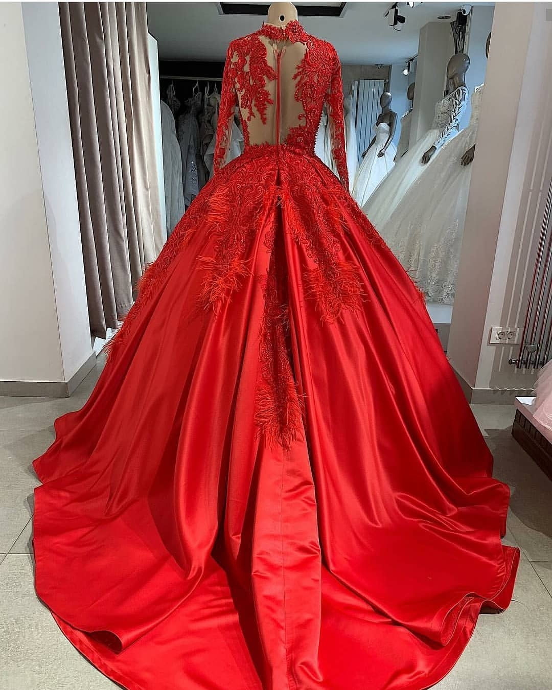Red Sweetheart Long Sleeve Appliques Lace Ball Gown Prom Dresses