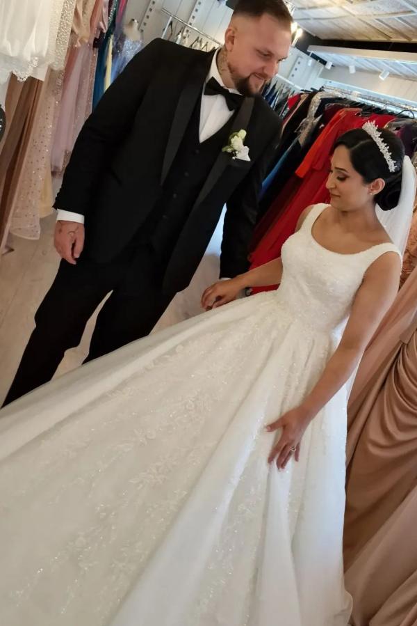 Gorgeous Long A-line Square Neck Sleeveless Backless Wedding Dress Gorgeous Long A-line Square Neck Sleeveless Backless Wedding Dress