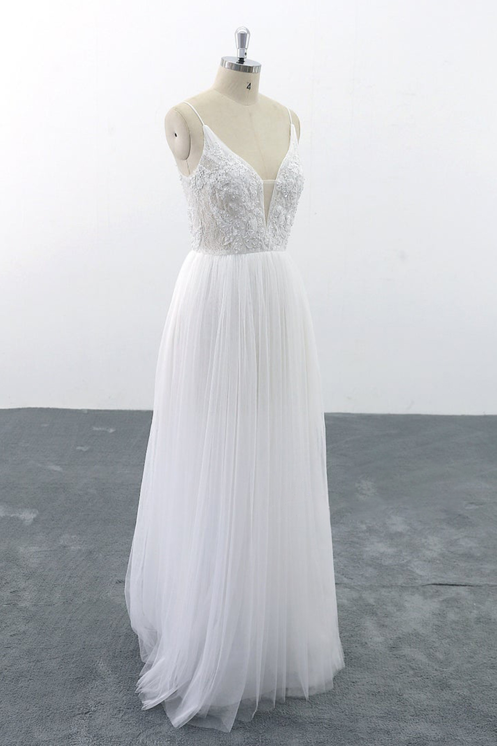 Elegant Long A-line V-neck Spaghetti Strap Tulle Lace Boho Weddding Dresses