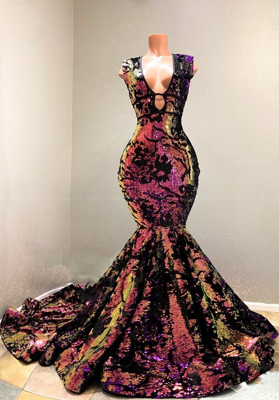 Mermaid Charming Sequins V-neck Sleeveless Prom Dresses