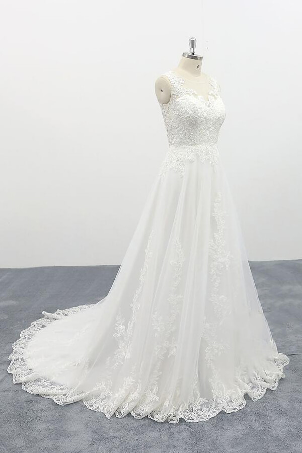 Elegant Long Appliques Lace Tulle A-line Wedding Dress
