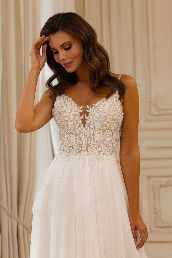 Beautiful Long A-line V-Neck Spaghetti Straps Sleeveless Lace Chiffon Wedding Dresses