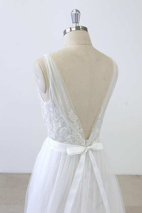 Long White V-neck Ruffle Applqiues Tulle A-line Wedding Dress