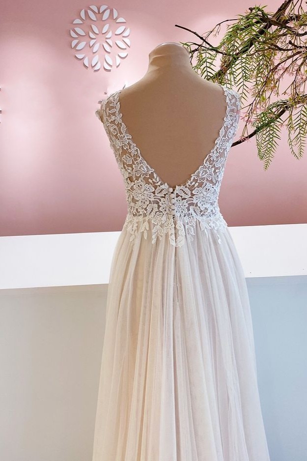 Long Wide Straps A-Line Ruffles Floor-length Tulle Backless Wedding Dress With Floral Lace
