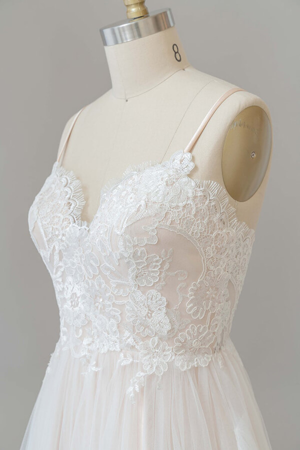 Long Sweetheart Appliques Lace Tulle A-line Wedding Dress