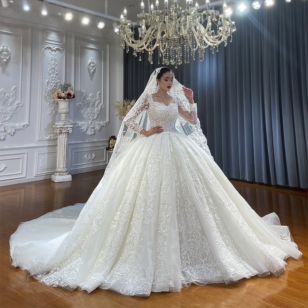 Luxury Long Ball Gown Tulle Lace Long Sleeves Wedding Dress with Appliques