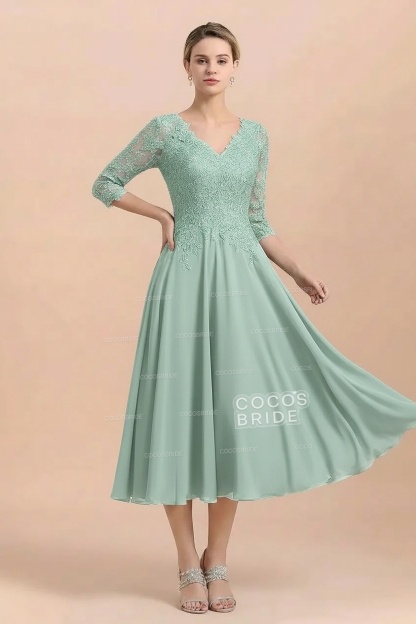 A-Line V-Neck 3/4 Sleeves Chiffon Short Mother Of The Bride Dresses With Lace