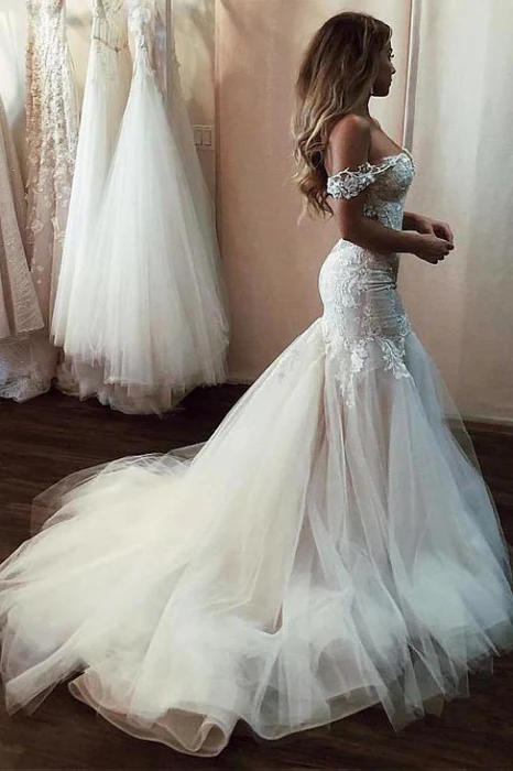 Cocosbride Lace Tulle Off-the-Shoulder Mermaid Long Wedding Dress side view, romantic wedding dress