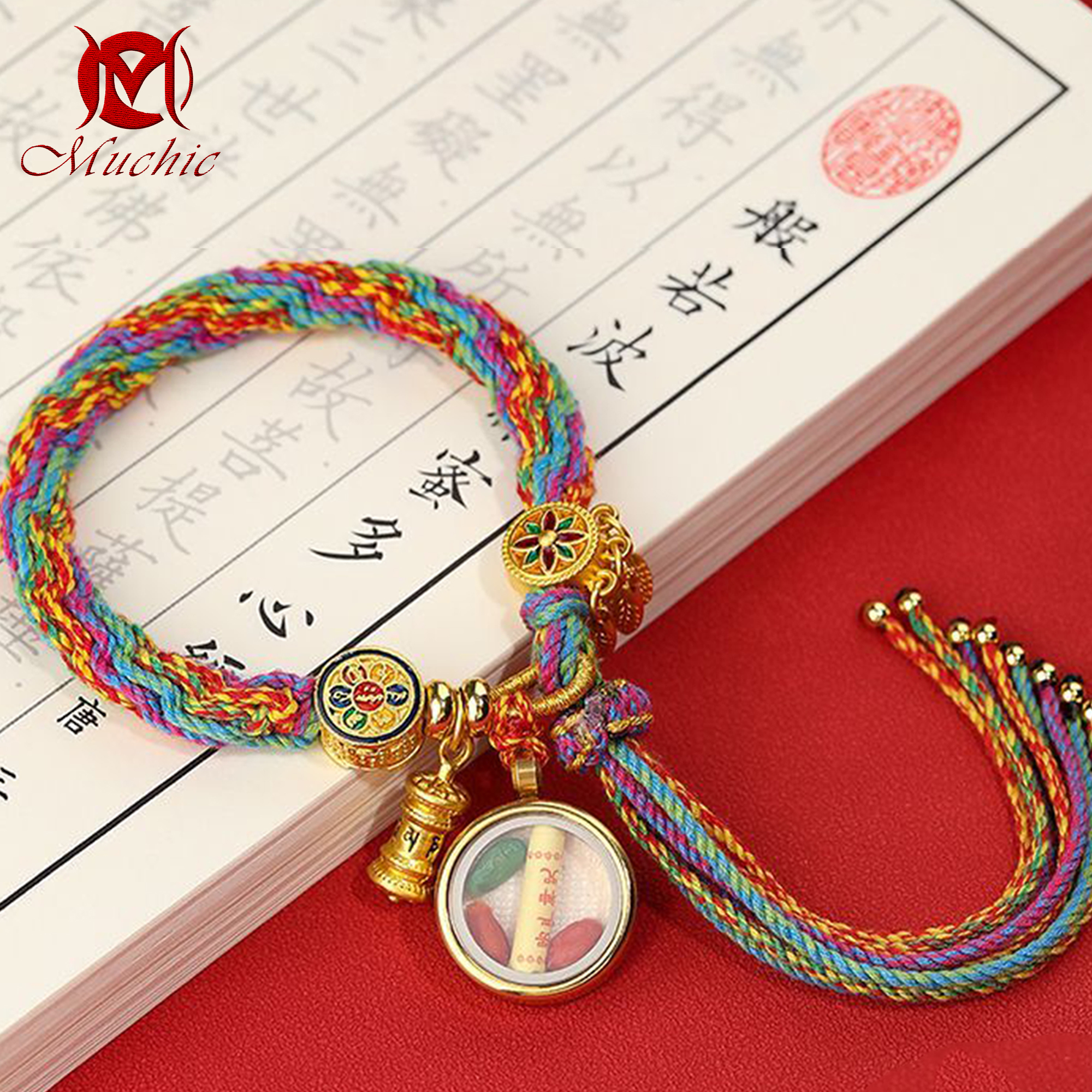 Chinese craftsmen carefully craft Tibetan thangka amulet bracelets(duty free)