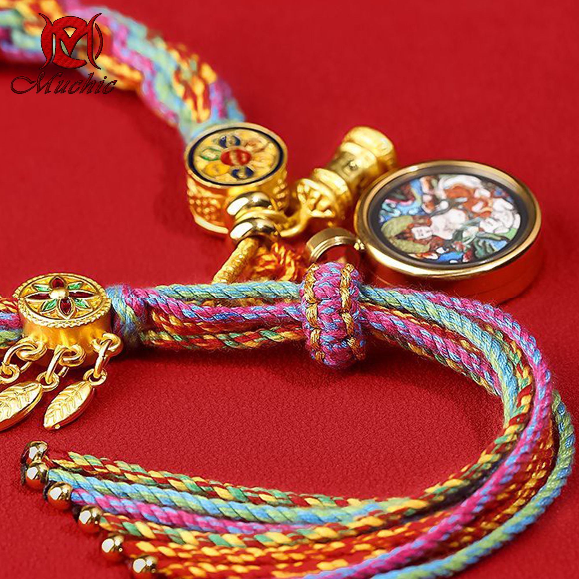 Chinese craftsmen carefully craft Tibetan thangka amulet bracelets(duty free)