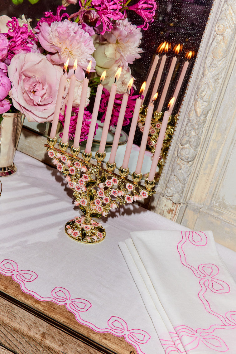 Olivia Riegel Bella Menorah-keyifs