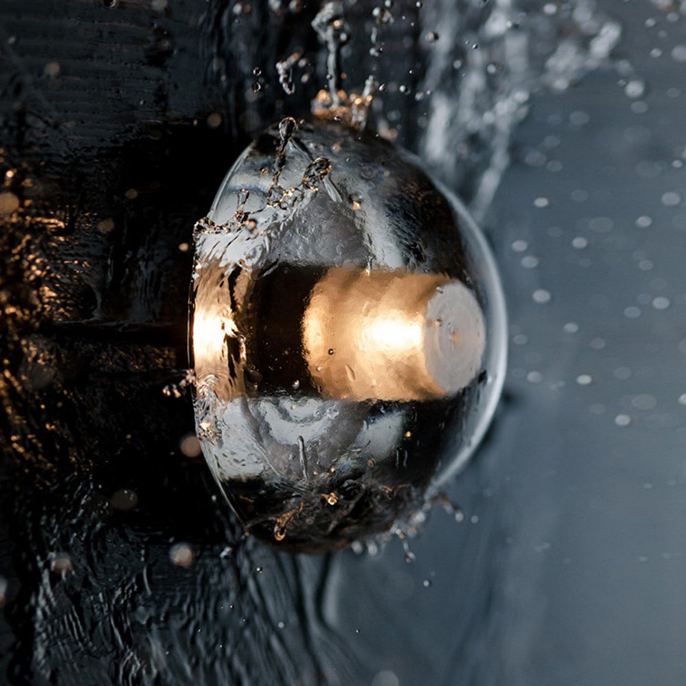 Waterproof Valentina outdoor wall lamp with water splash