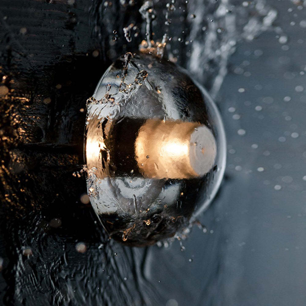 Waterproof Valentina outdoor wall lamp with water splash