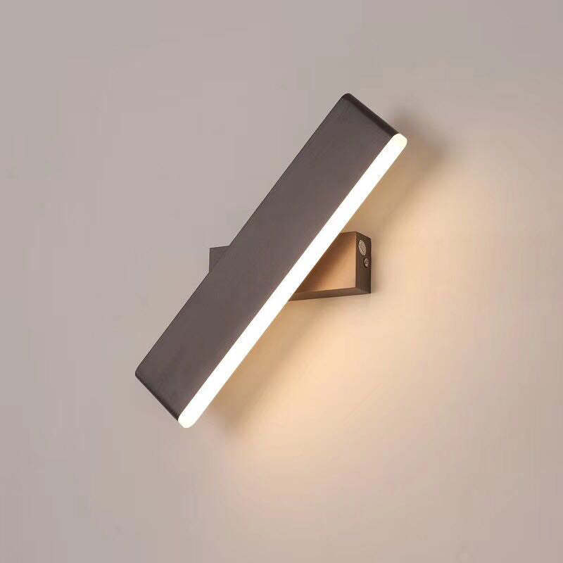Aqsa Modern Metal Wall Lamp - Rotatable Design