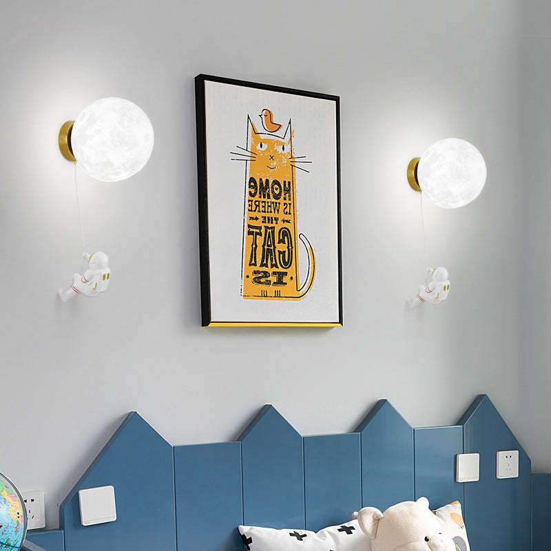 Fateh Moon LED Wall Lamp with Astronaut and Artwork in Kid's Room
