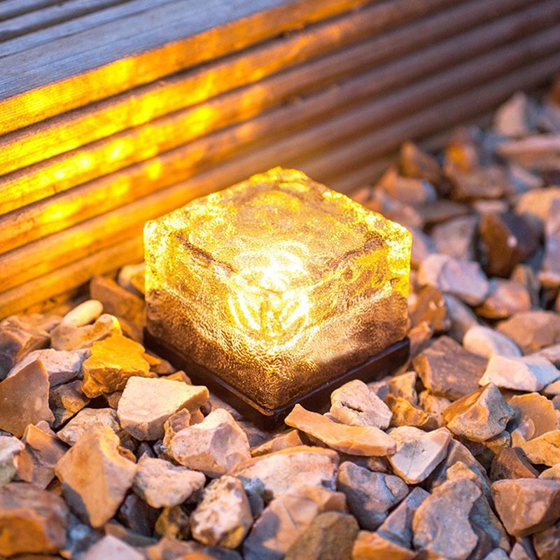 Pena Ice-cube solar ground light on gravel