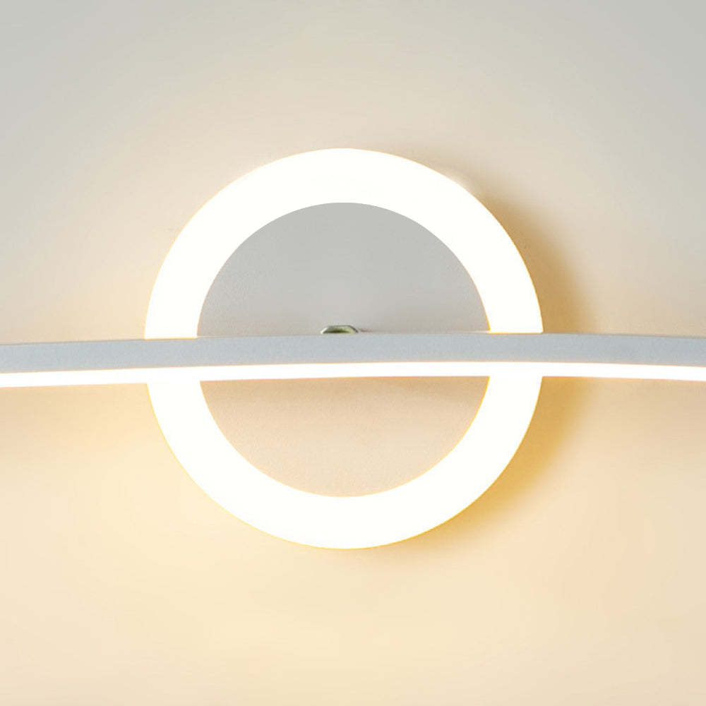 Leigh modern metal wall lamp, close up.