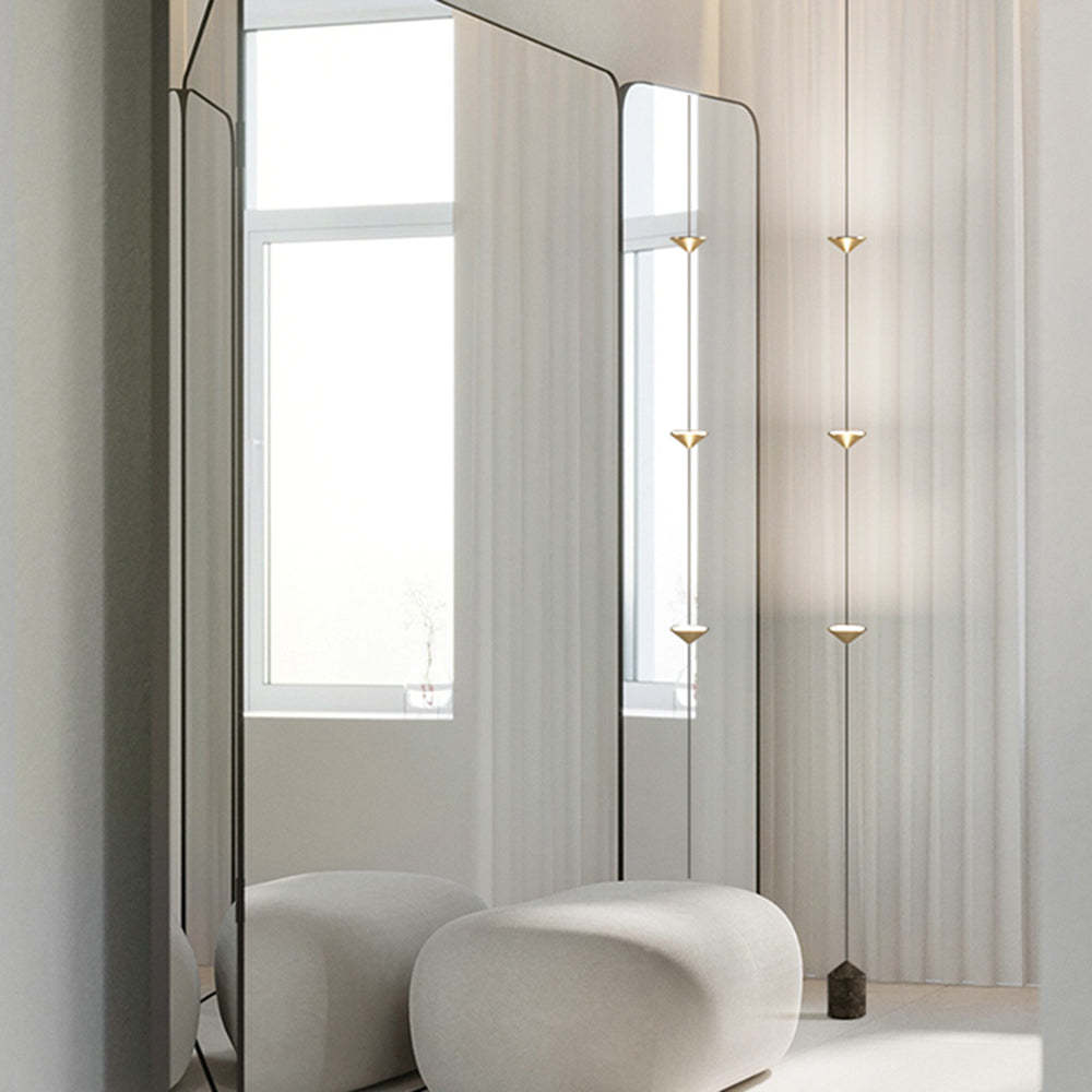 Edge LED floor lamp with minimalist design, 3 bulbs