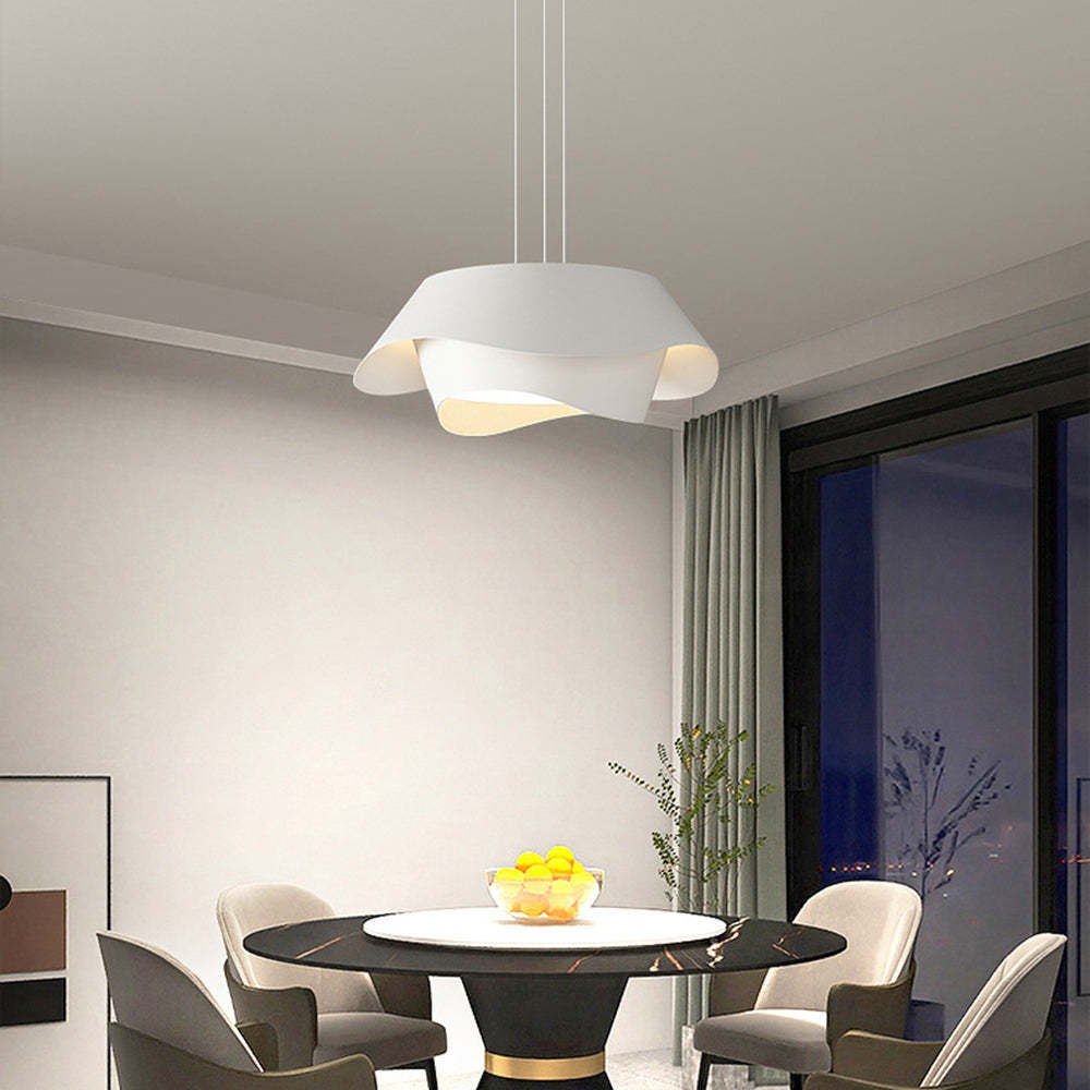 Art Deco flower pendant light in dining room