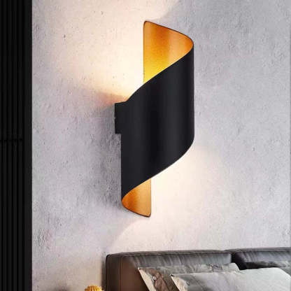 Orr black/gold metal wall lamp by Las Sola