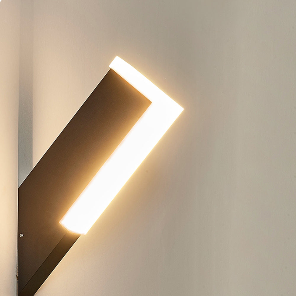 Orr Modern Geometric Outdoor Wall Lamp, Lit