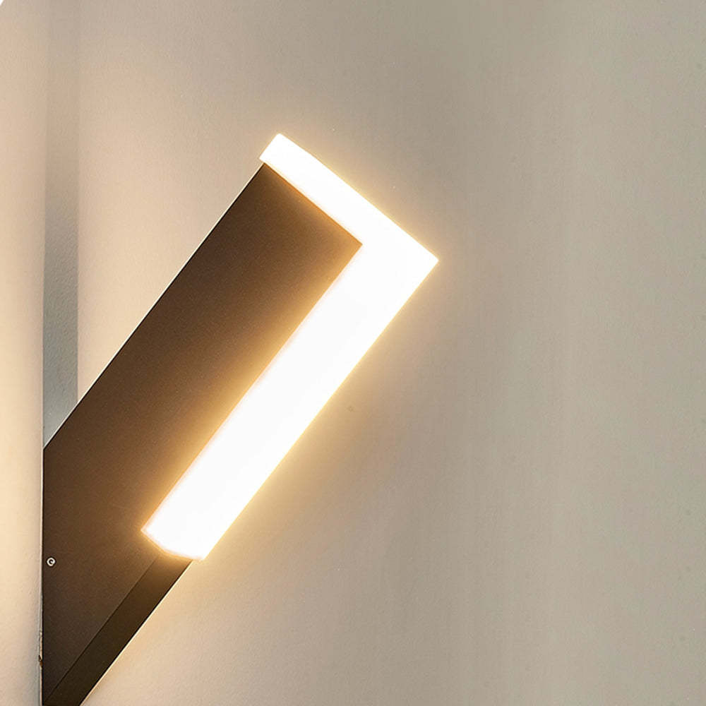 Orr Modern Geometric Outdoor Wall Lamp, Lit