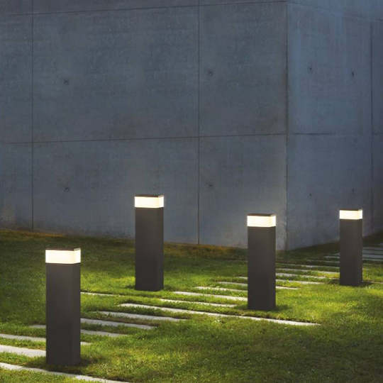 outdoor pathway lighting