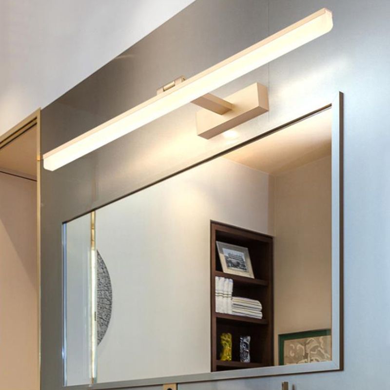 Modern bathroom with Edge linear wall lamp