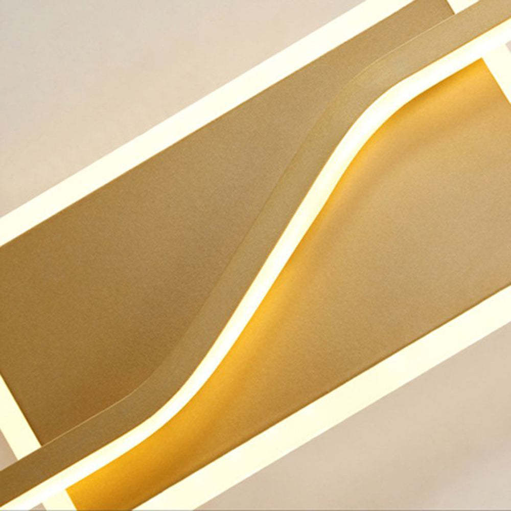 Curved metal Leigh wall lamp, modern lighting