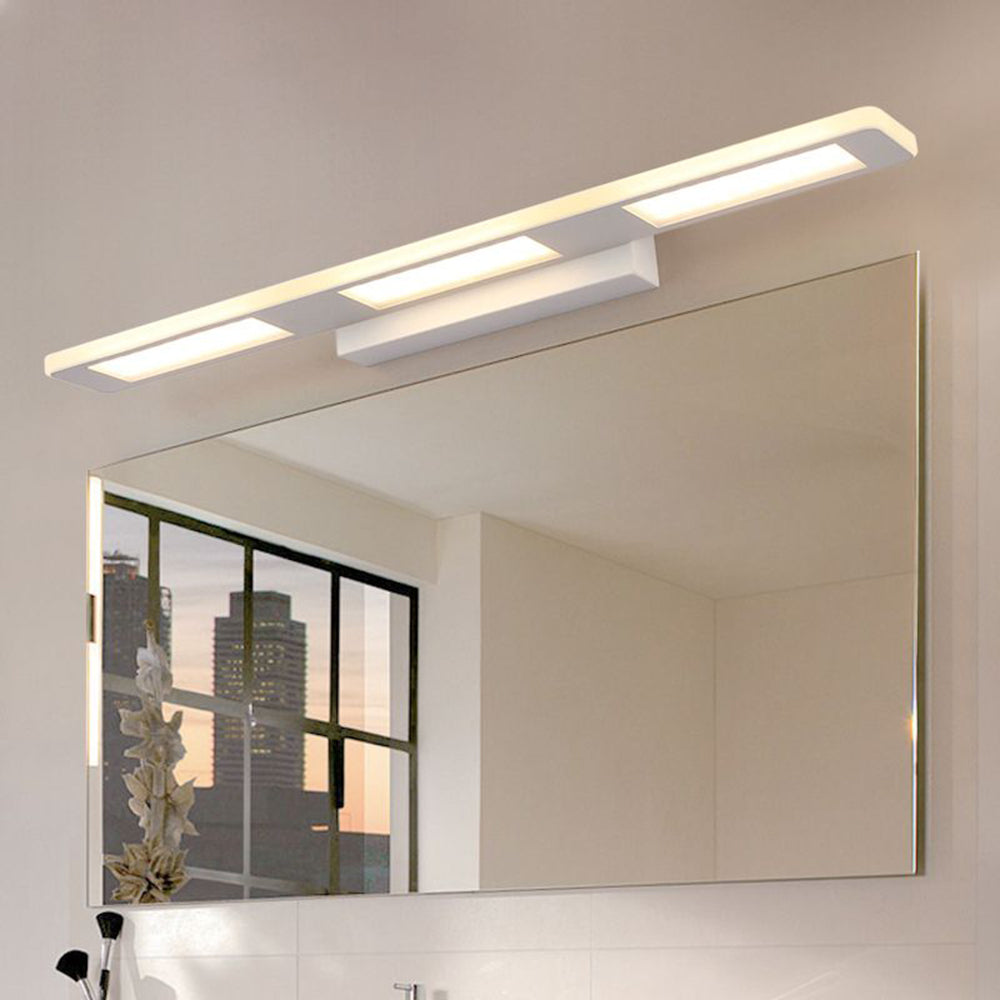 Modern Leigh bathroom wall lamp