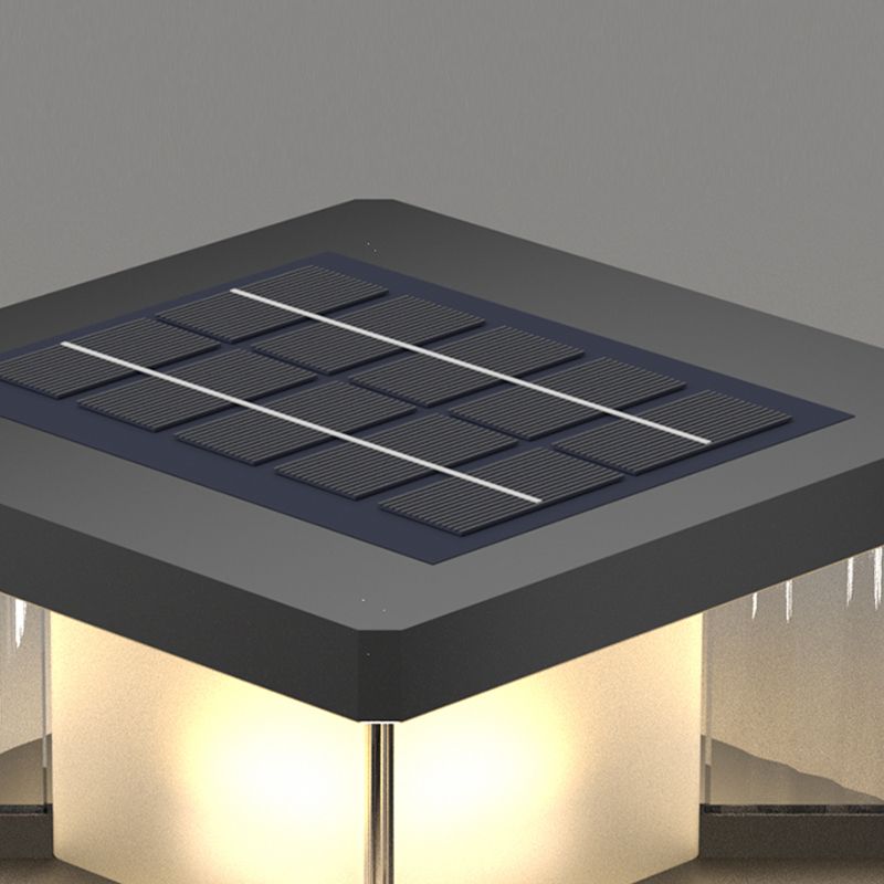 Riley LED solar metal outdoor lamp detail.