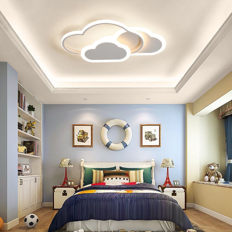 Cloud-shaped Morandi ceiling light in children's bedroom