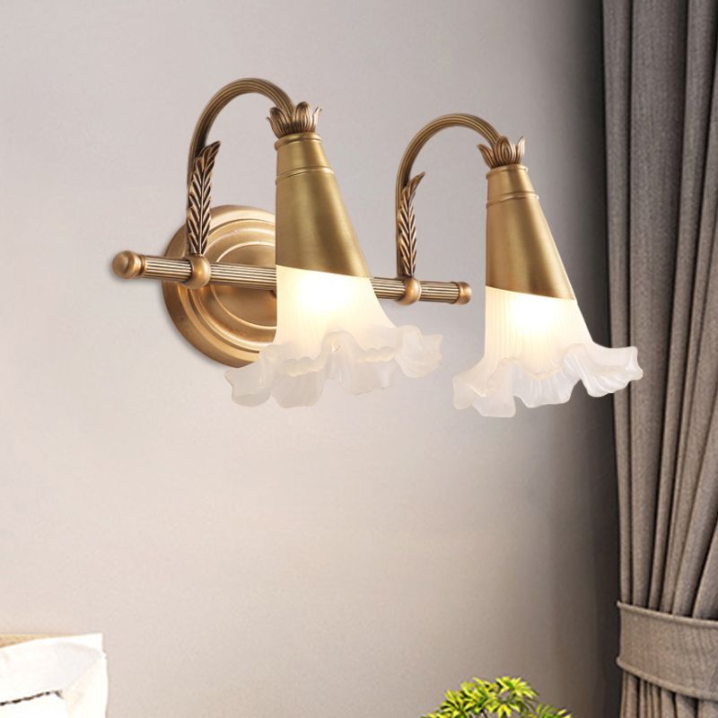 Félicie Nordic Flower Wall Lamp - Retro Gold Finish
