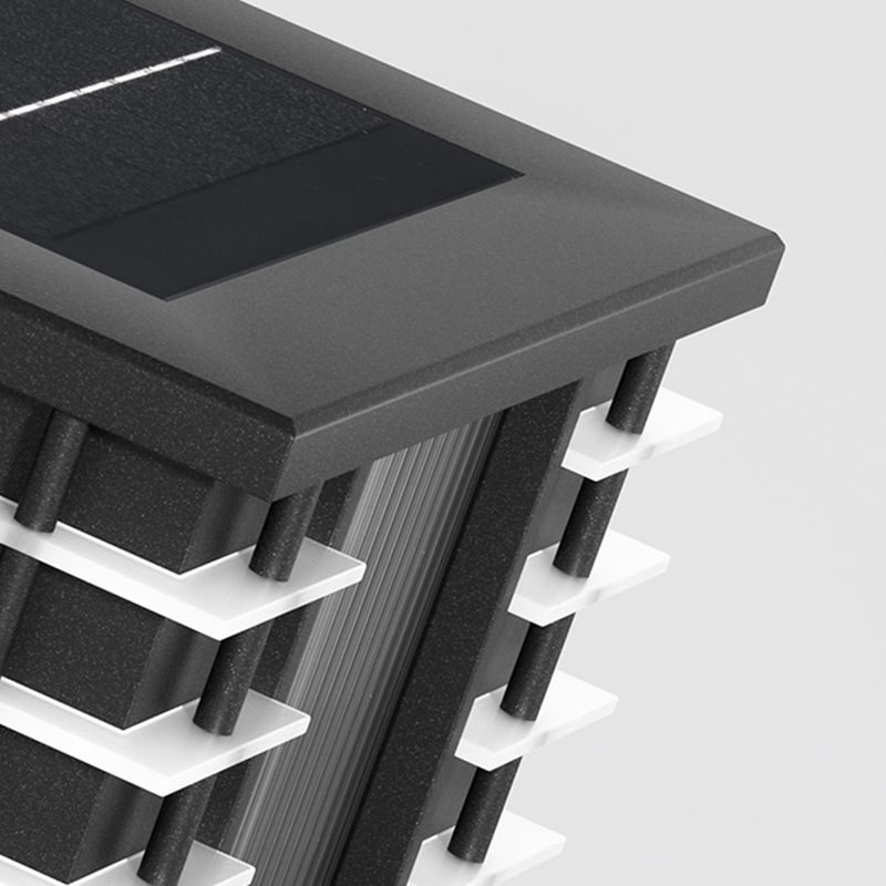 Riley Square Solar Outdoor Floor Lamp Detail