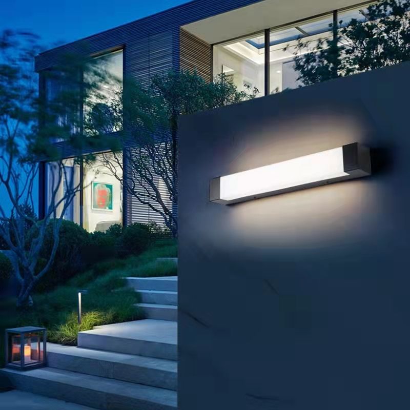 Orr outdoor wall lamp. Modern linear light for exterior decor.