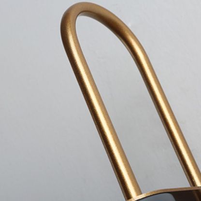 Morandi Wall Lamp - Detail of the horn-shaped metal frame.