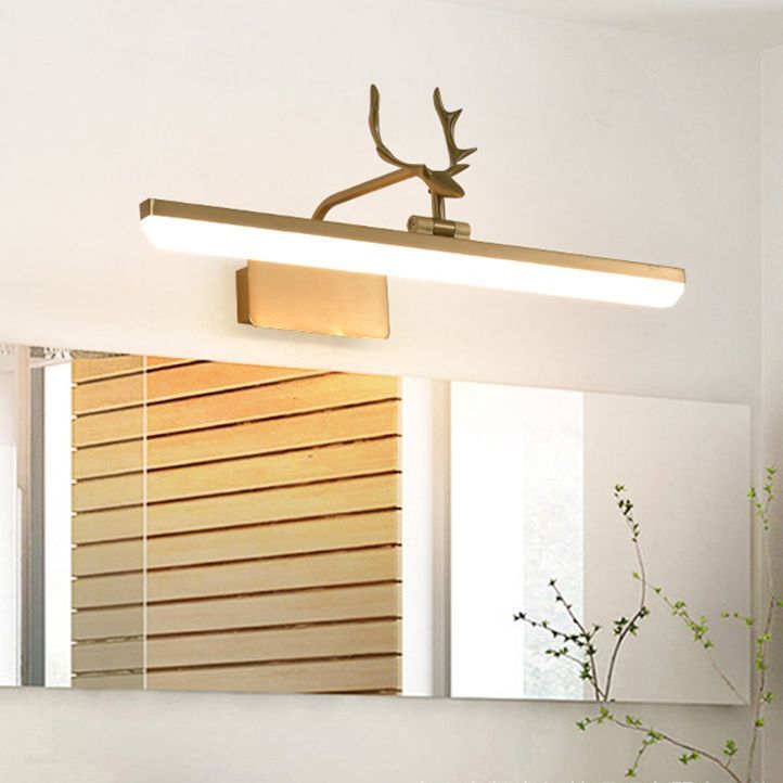 Las Sola antler vanity light on mirror