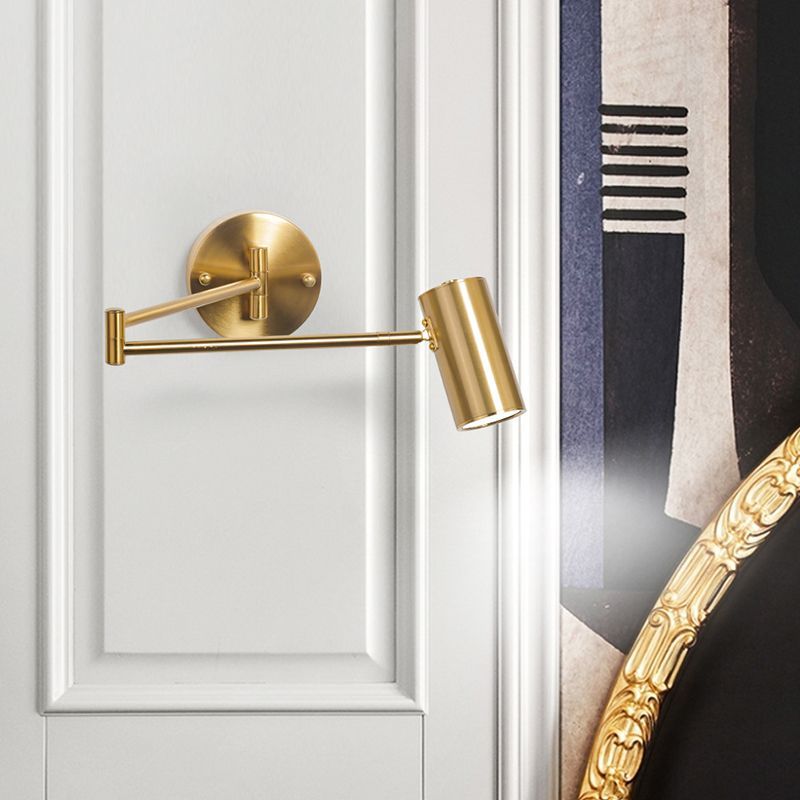 Freja metal wall lamp, adjustable brass lighting