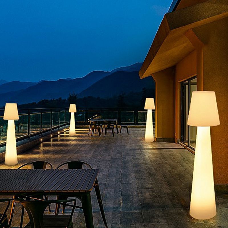 Pena Mushroom-Shaped Outdoor Path Lights illuminating patio