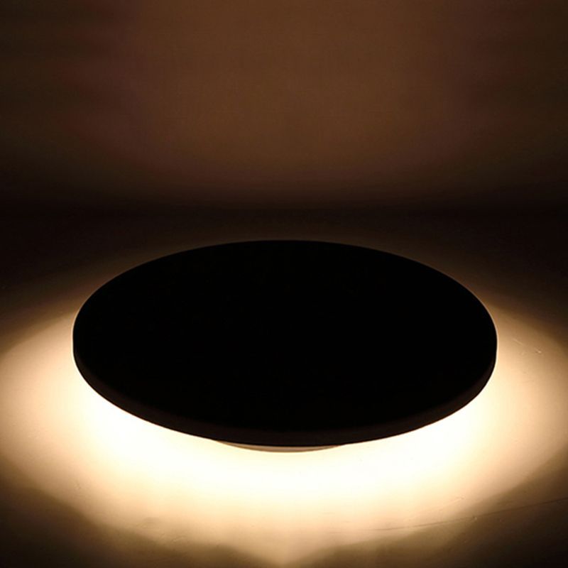 Pena Modern Outdoor Light - Warm glow