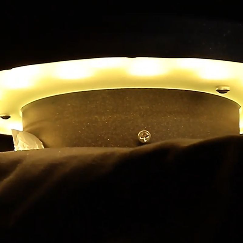 Pena Solar Outdoor Light - Illuminated Detail