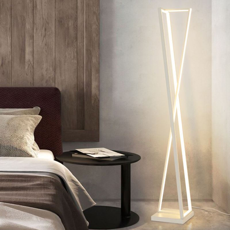 Las Sola Edge floor lamp: triangle modern lighting.