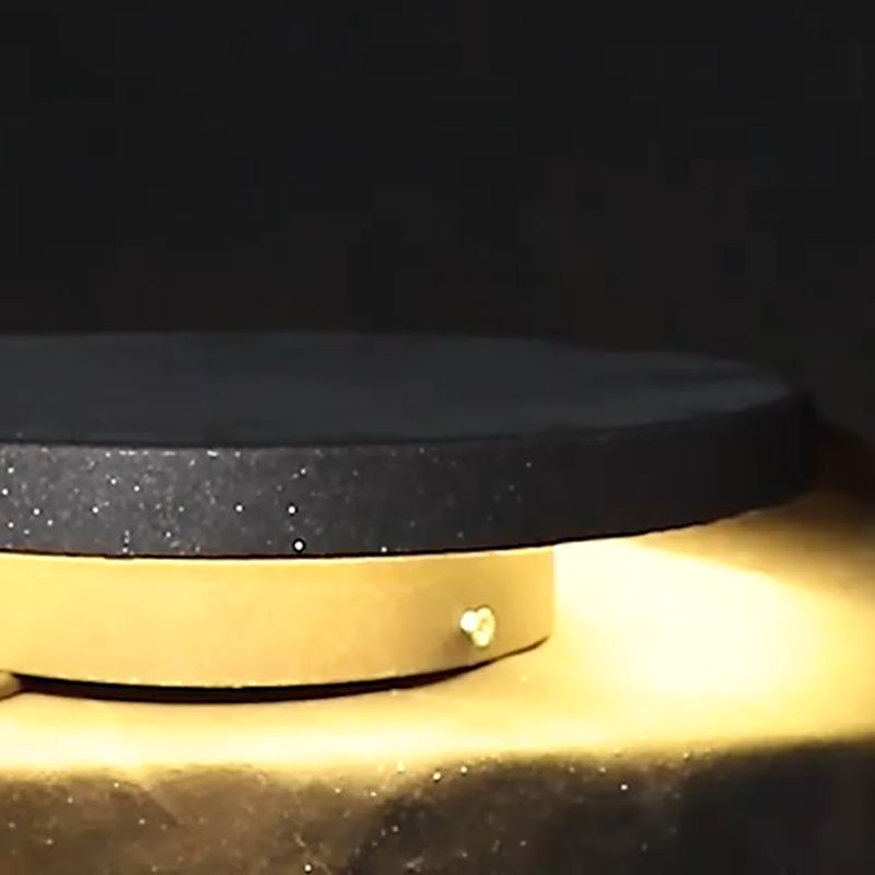 Pena Round Solar Outdoor Light - Warm light