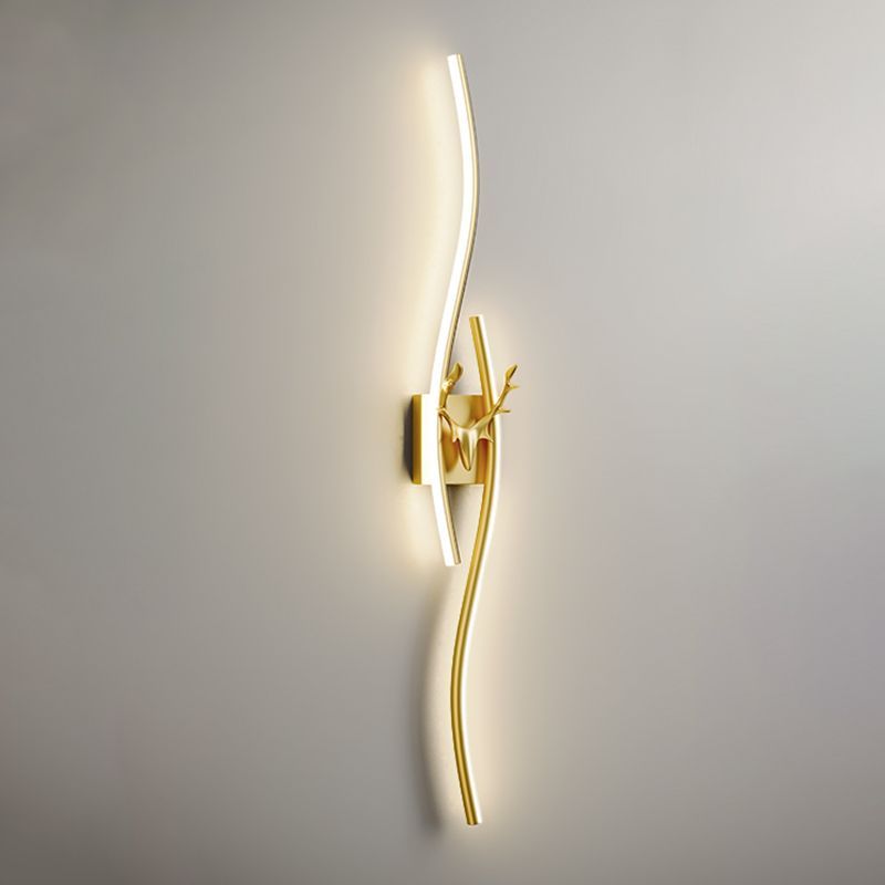 Alana Gold LED Wall Lamp, Deer Design