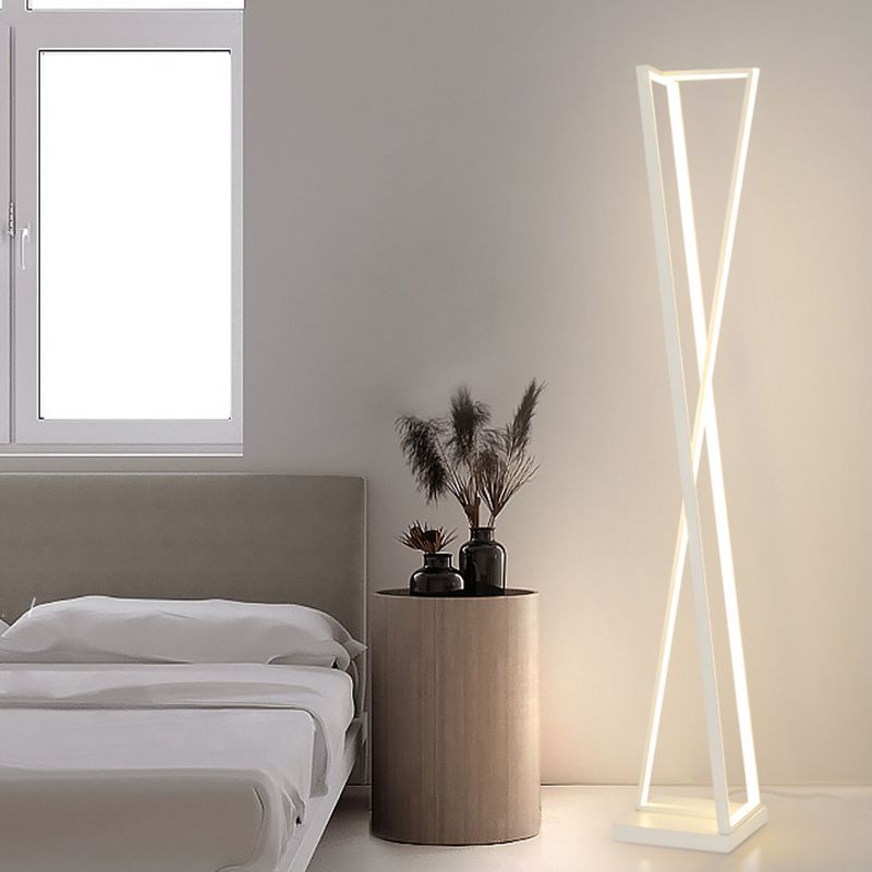 Edge Linear Floor Lamp in bedroom, modern lighting by Las Sola.