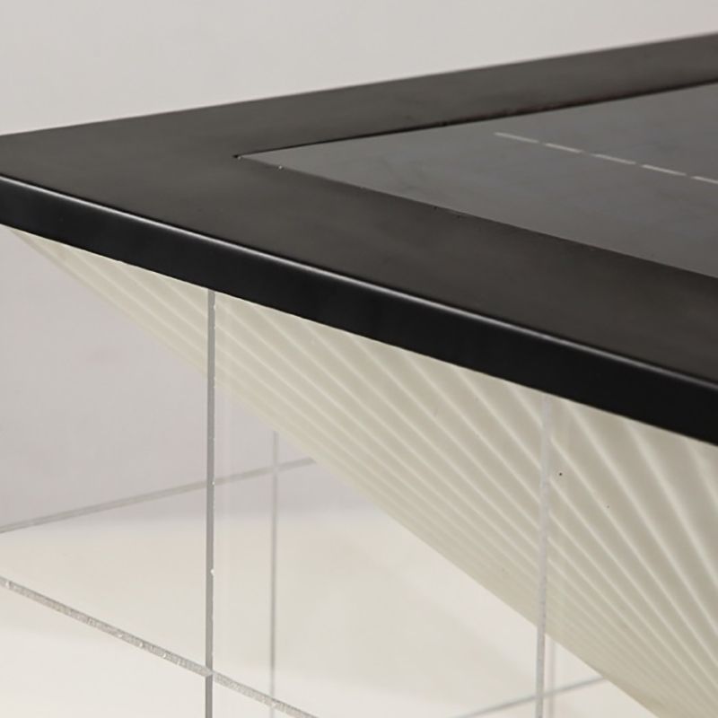 Riley Modern Pyramid Outdoor Lamp - Close-up Detail